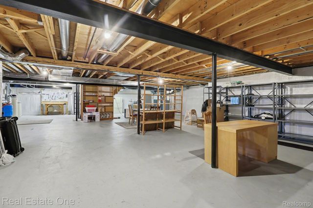 5045 Ashford Road, Independence Charter Township, MI 48348