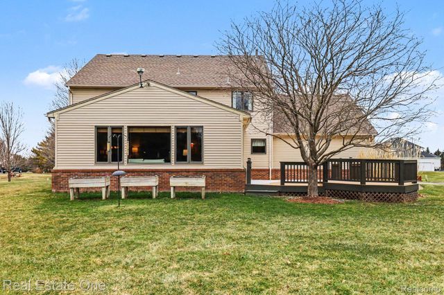 5045 Ashford Road, Independence Charter Township, MI 48348