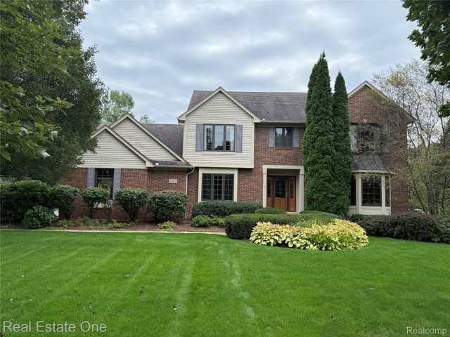 5045 Ashford Road, Independence Charter Township, MI 48348