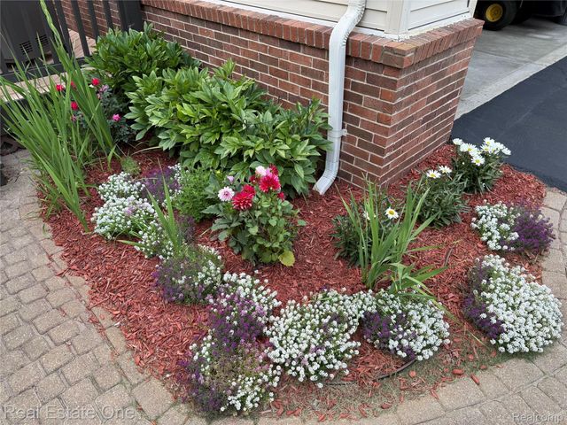 5045 Ashford Road, Independence Charter Township, MI 48348