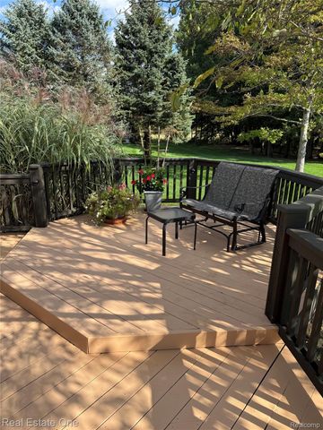 5045 Ashford Road, Independence Charter Township, MI 48348