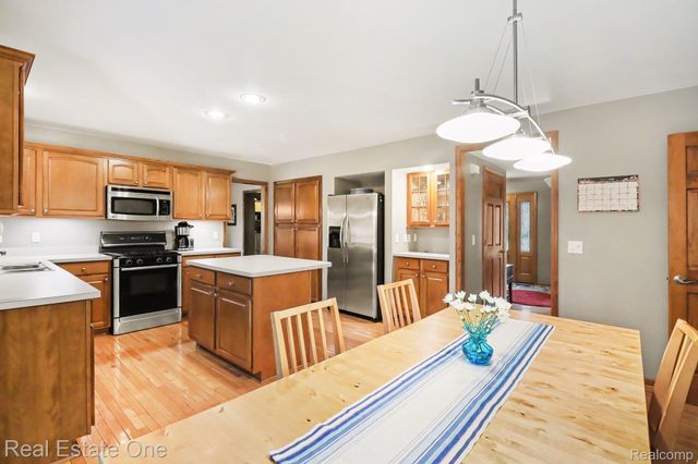 5045 Ashford Road, Independence Charter Township, MI 48348