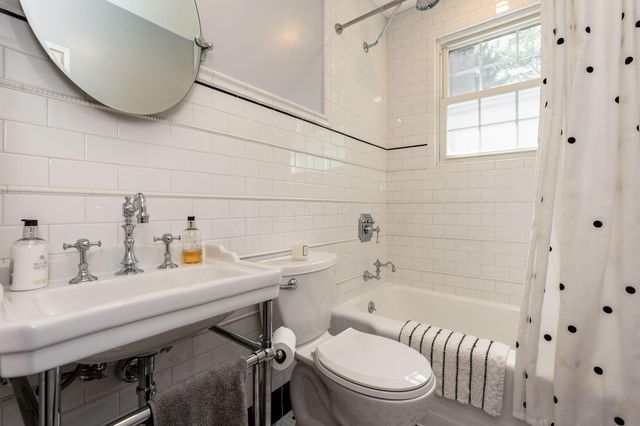 217 Garrett Place, Columbus, OH 43214