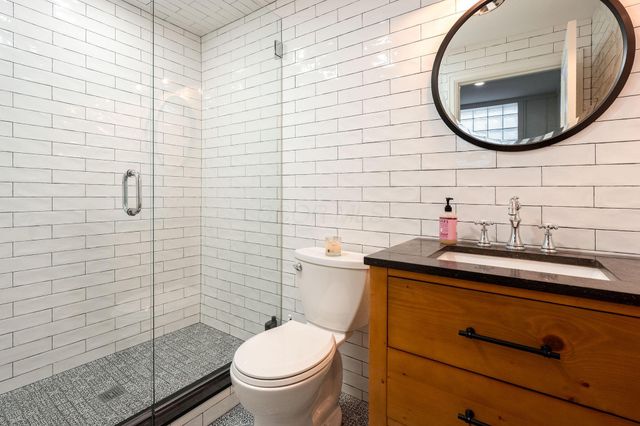 217 Garrett Place, Columbus, OH 43214