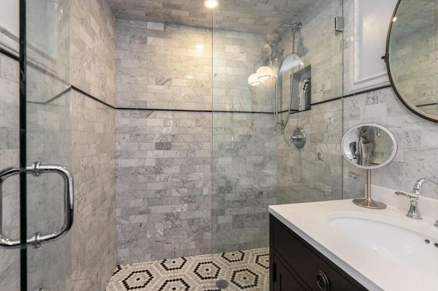 217 Garrett Place, Columbus, OH 43214