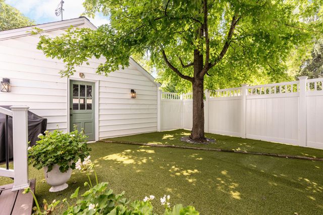 217 Garrett Place, Columbus, OH 43214