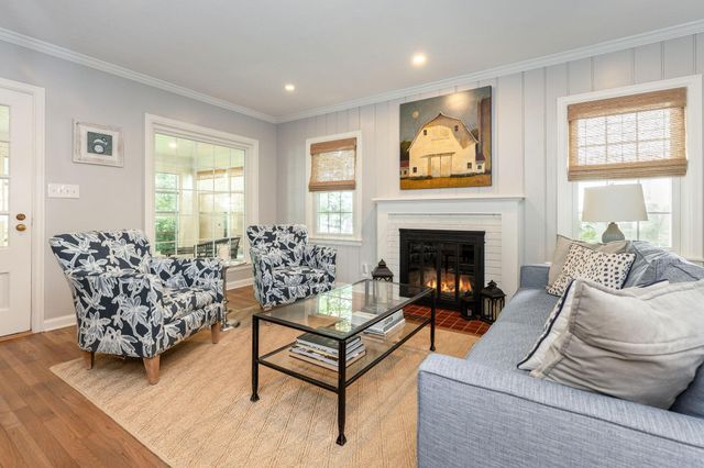 217 Garrett Place, Columbus, OH 43214