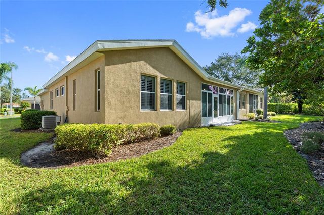 2404 KENSINGTON GREENS DRIVE, Sun City Center, FL 33573