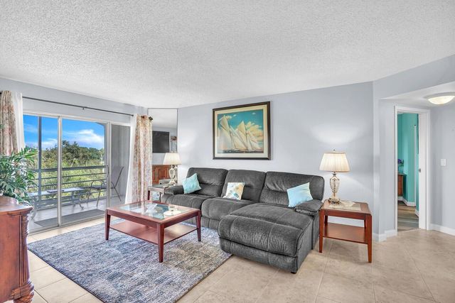 3959 Via Poinciana 503, Lake Worth, FL 33467