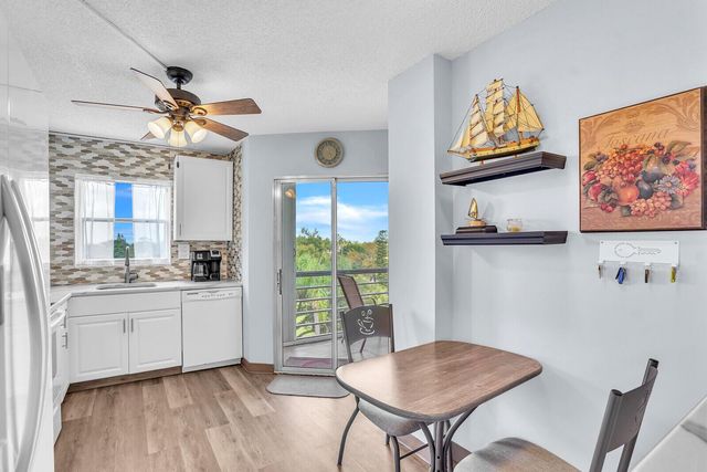 3959 Via Poinciana 503, Lake Worth, FL 33467
