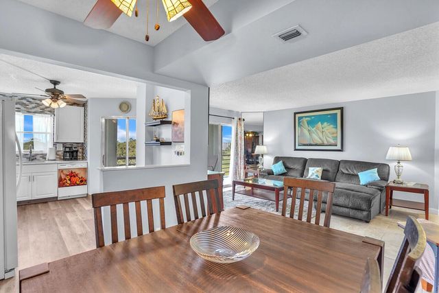 3959 Via Poinciana 503, Lake Worth, FL 33467