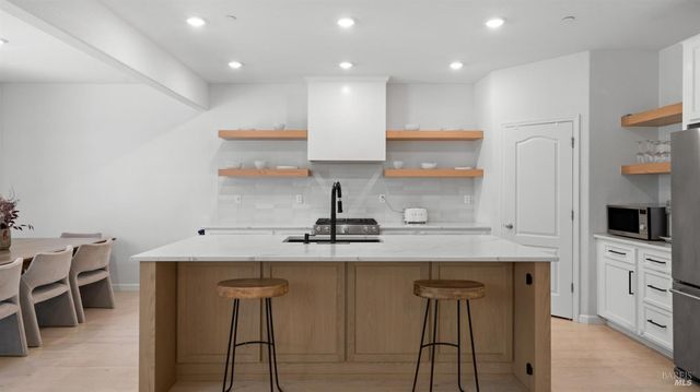 2350 Sheldon Dr, Fairfield, CA 94533