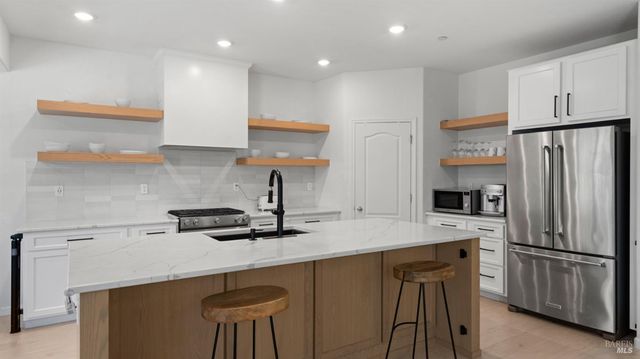 2350 Sheldon Dr, Fairfield, CA 94533