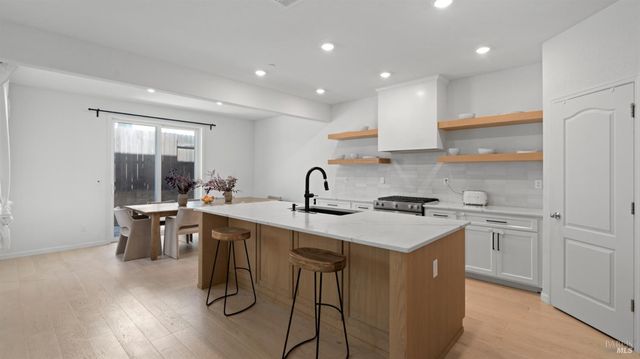 2350 Sheldon Dr, Fairfield, CA 94533