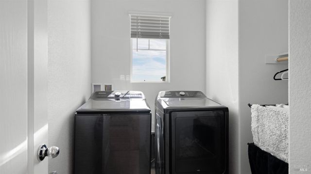 2350 Sheldon Dr, Fairfield, CA 94533