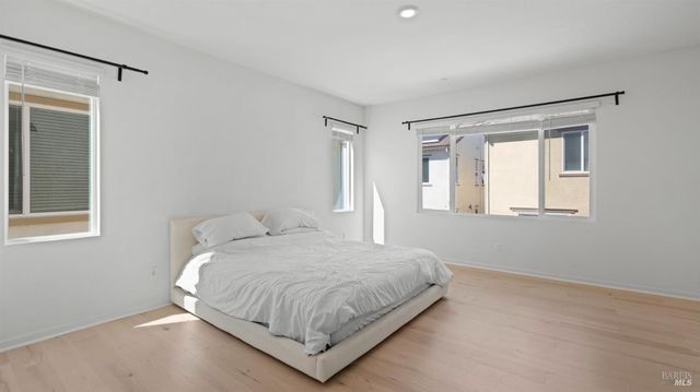 2350 Sheldon Dr, Fairfield, CA 94533