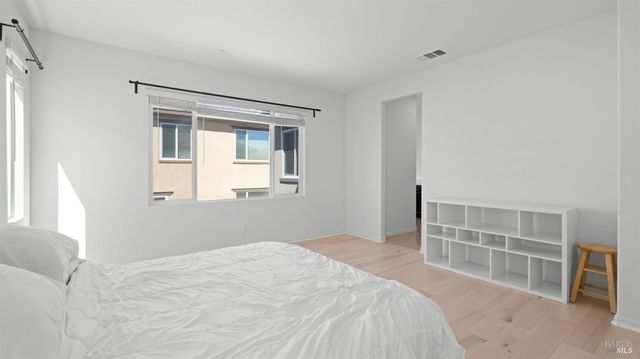 2350 Sheldon Dr, Fairfield, CA 94533