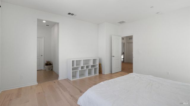 2350 Sheldon Dr, Fairfield, CA 94533