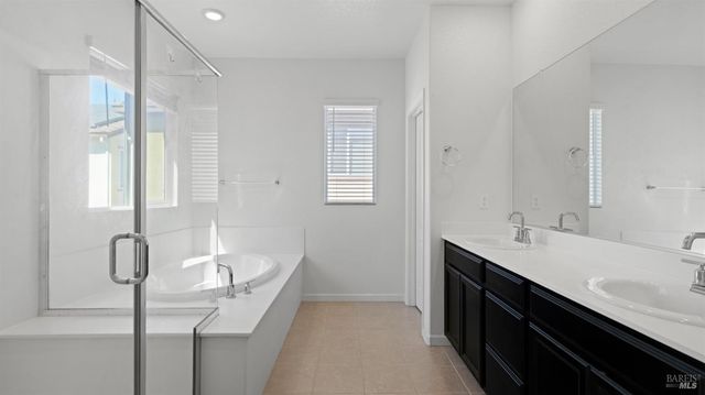 2350 Sheldon Dr, Fairfield, CA 94533