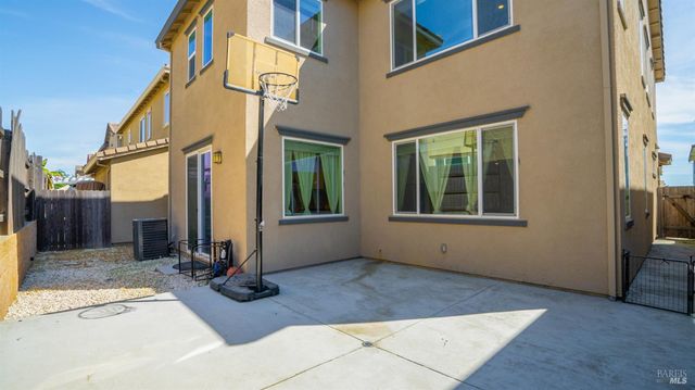 2350 Sheldon Dr, Fairfield, CA 94533