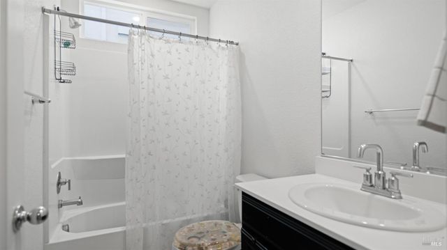 2350 Sheldon Dr, Fairfield, CA 94533