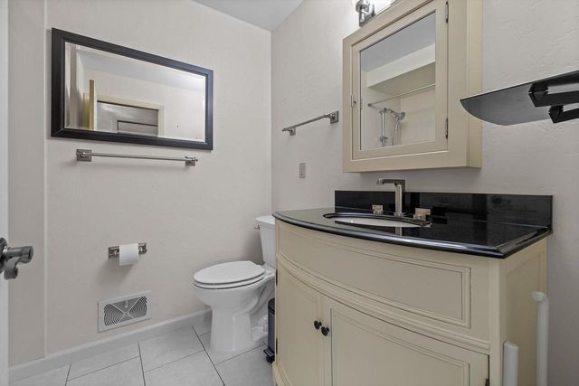 4630 Oakdale DRIVE, Racine, WI 53405