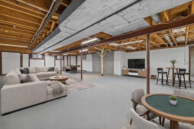 4630 Oakdale DRIVE, Racine, WI 53405