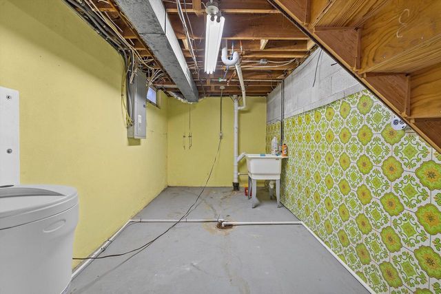 4630 Oakdale DRIVE, Racine, WI 53405