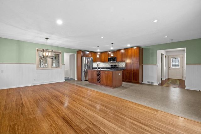 4630 Oakdale DRIVE, Racine, WI 53405