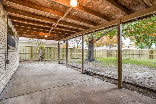 1014 Ravencroft Drive, Garland, TX 75043