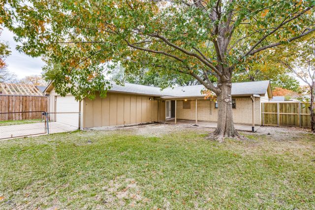 1014 Ravencroft Drive, Garland, TX 75043