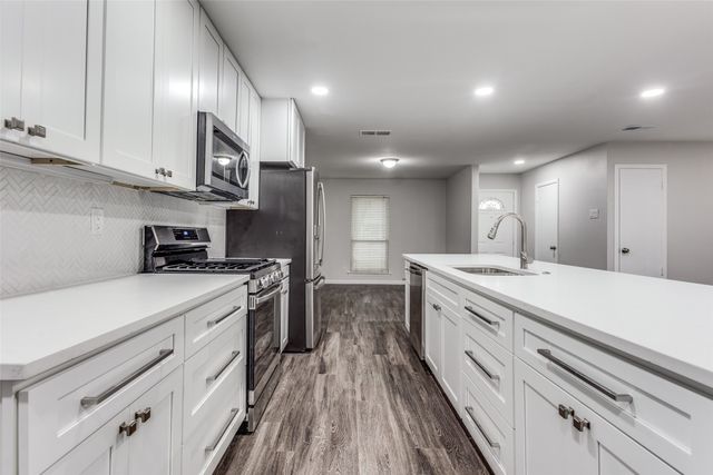 1014 Ravencroft Drive, Garland, TX 75043