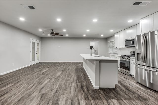 1014 Ravencroft Drive, Garland, TX 75043