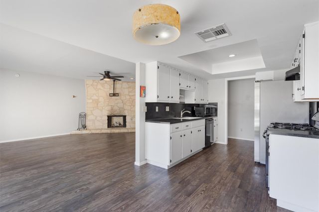 8309 Beaver Brook LN, Austin, TX 78748