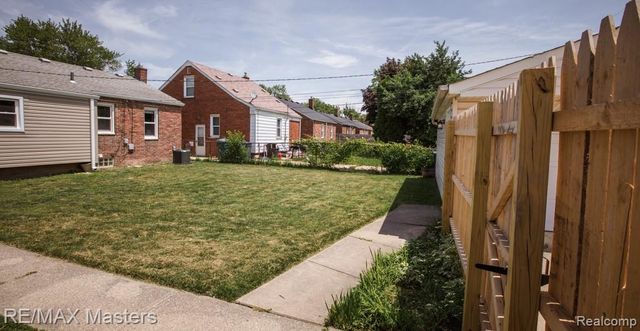 1875 Moran Avenue, Lincoln Park, MI 48146