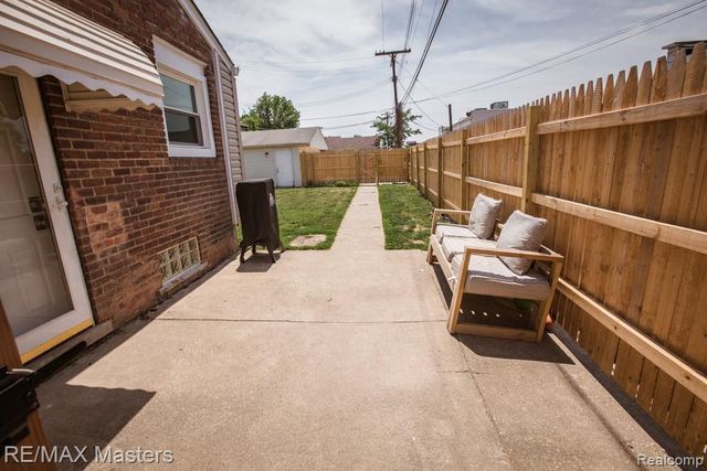 1875 Moran Avenue, Lincoln Park, MI 48146
