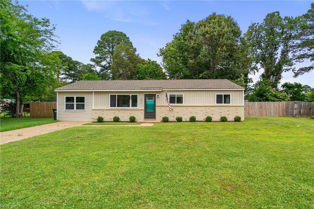 2816 N Nansemond DR, Suffolk, VA 23435