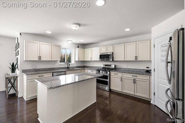 43149 Wilderness Drive, Canton, MI 48188