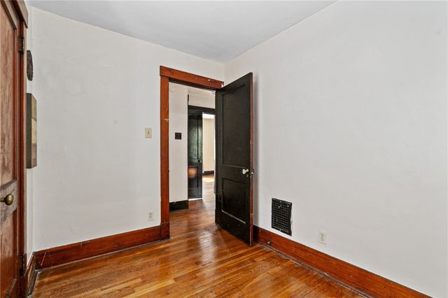 1411 Meadow St, Mckeesport, PA 15132