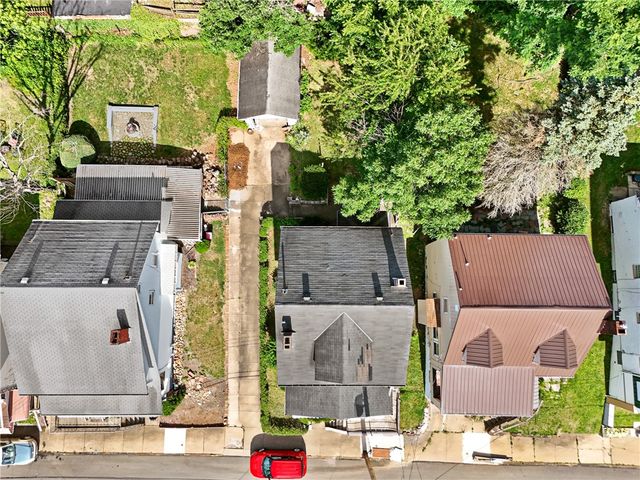 1411 Meadow St, Mckeesport, PA 15132