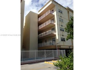 2008 Jackson St D2, Hollywood, FL 33020