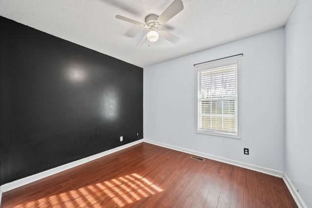 3452 Sandpiper Dr, Clarksville, TN 37042