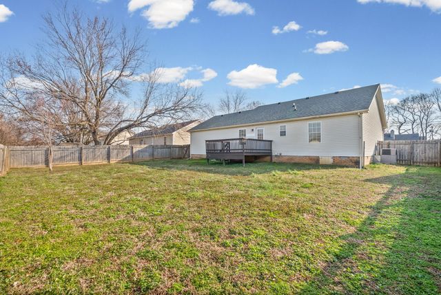 3452 Sandpiper Dr, Clarksville, TN 37042