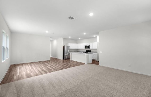 325 Sieders ST, Taylor, TX 76574