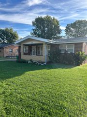150 S Sunset Ave, Haysville, KS 67060