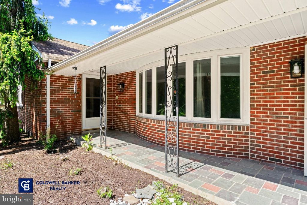 Image 3 of property listing at 5422 WOODBINE RD, Woodbine, MD 21797