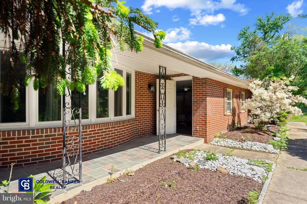 Image 4 of property listing at 5422 WOODBINE RD, Woodbine, MD 21797