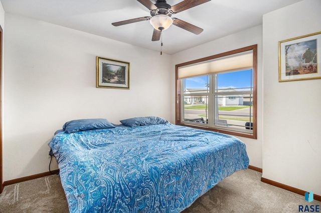 4905 E 62nd St Street, Sioux Falls, SD 57108