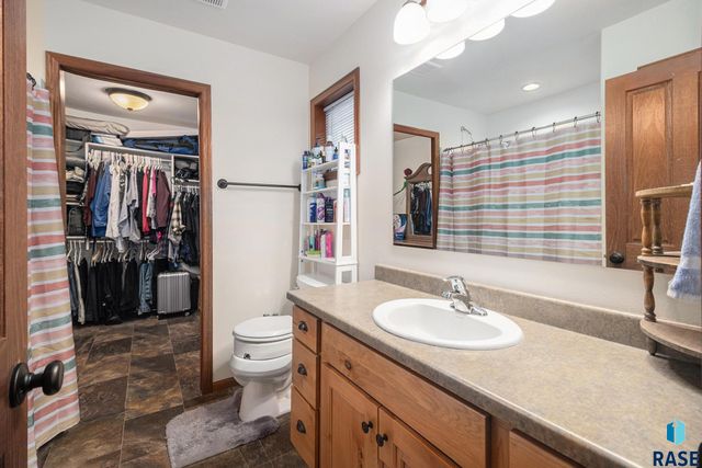 4905 E 62nd St Street, Sioux Falls, SD 57108