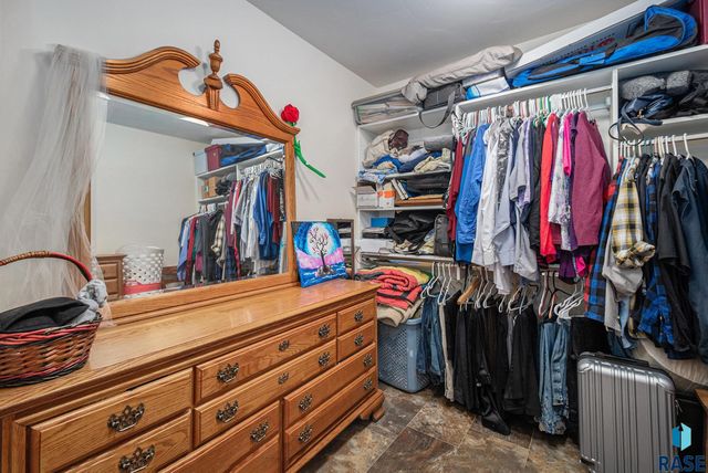 4905 E 62nd St Street, Sioux Falls, SD 57108